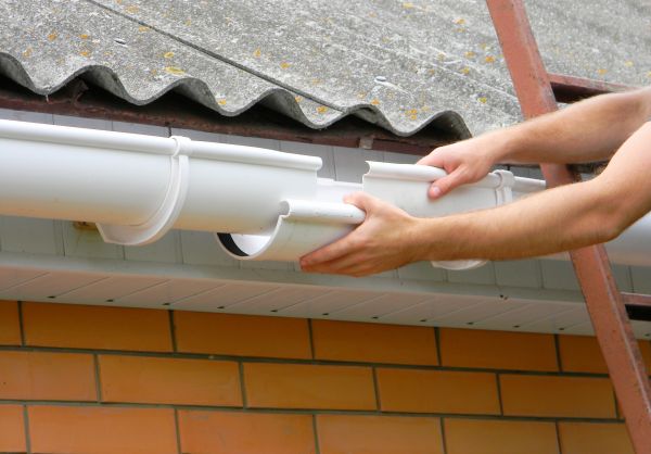 Gutter Hanging in Hillsborough